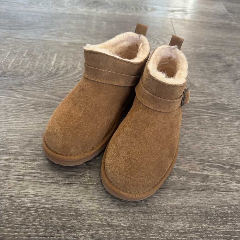Bearpaw Youth Suede Boots